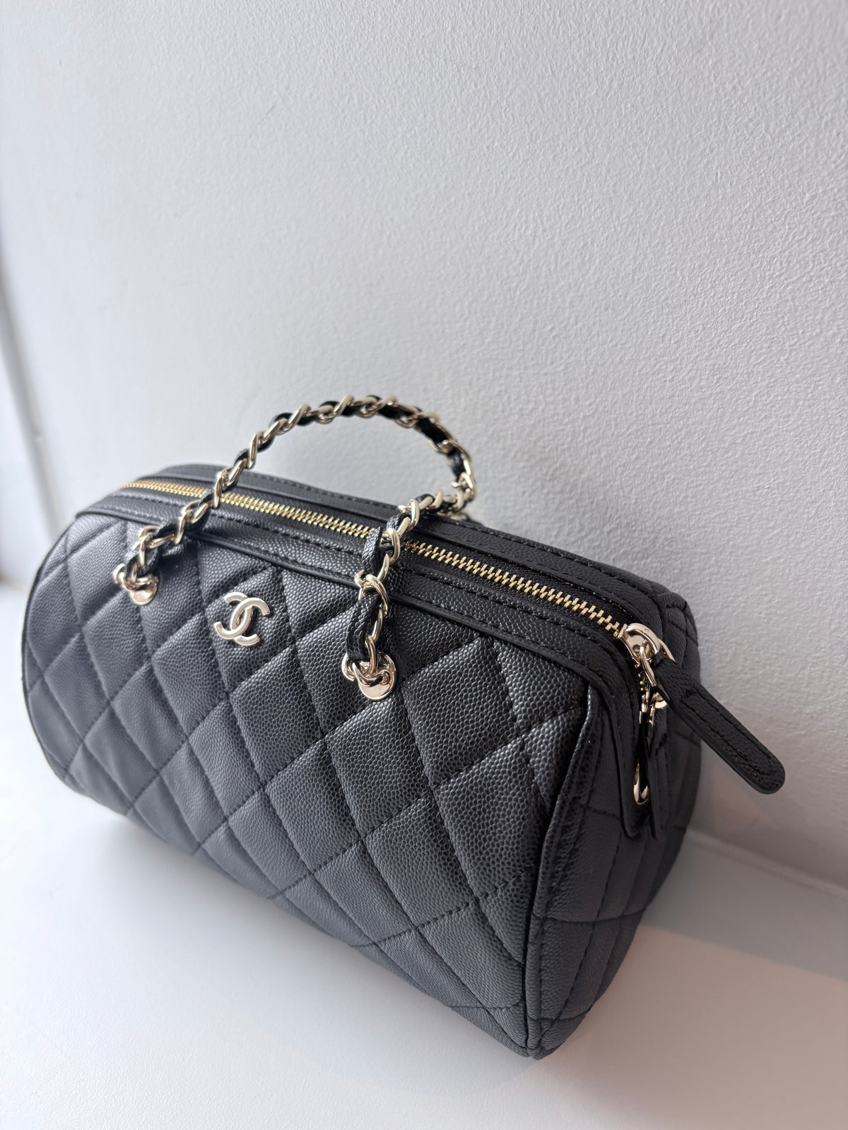 Classic barrel bag