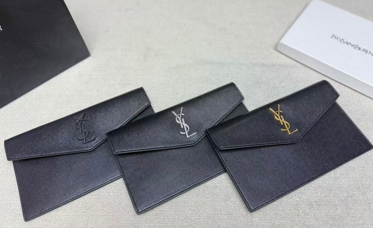 Chic Clutch