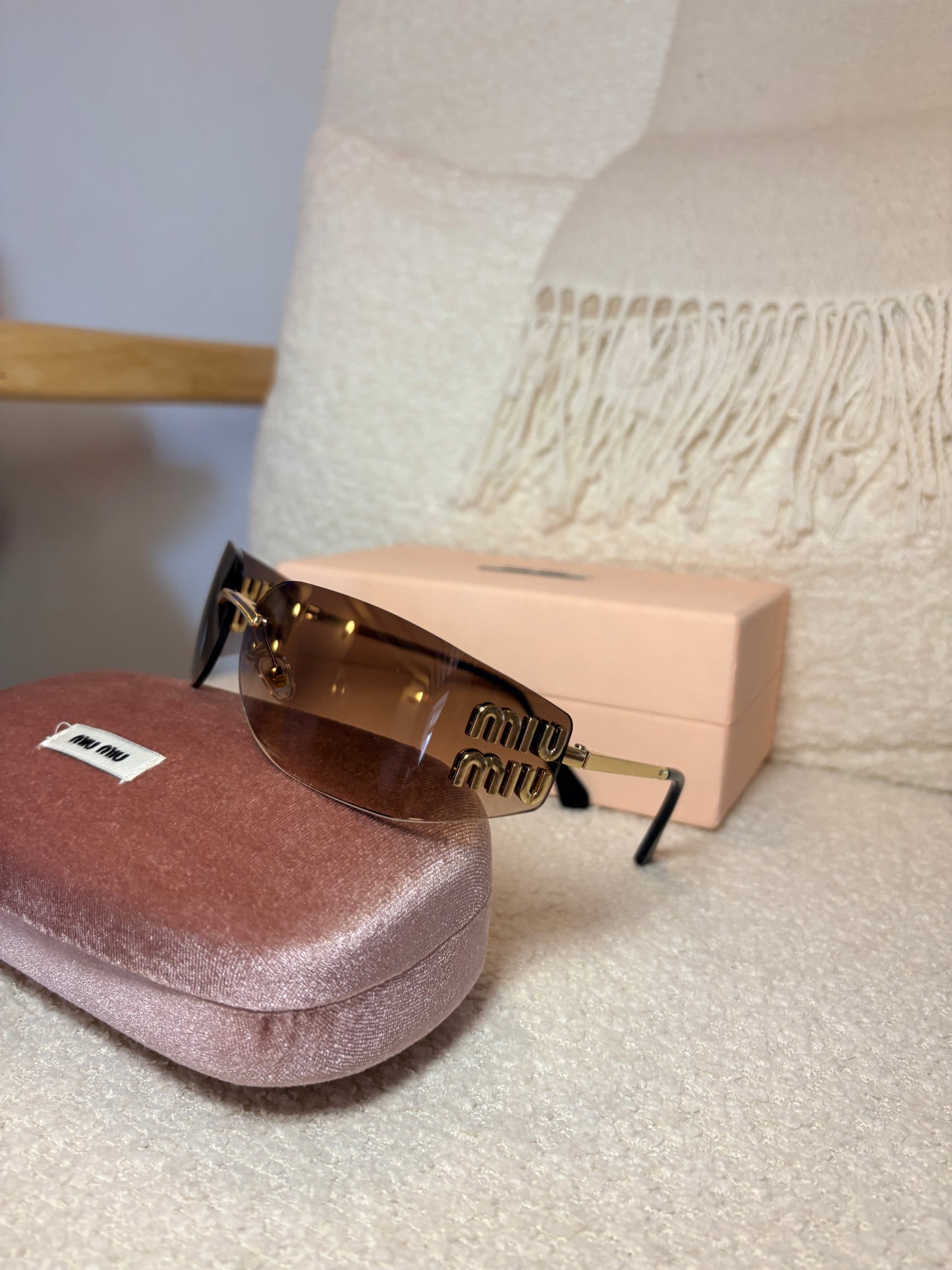 In stock M Sunglasses