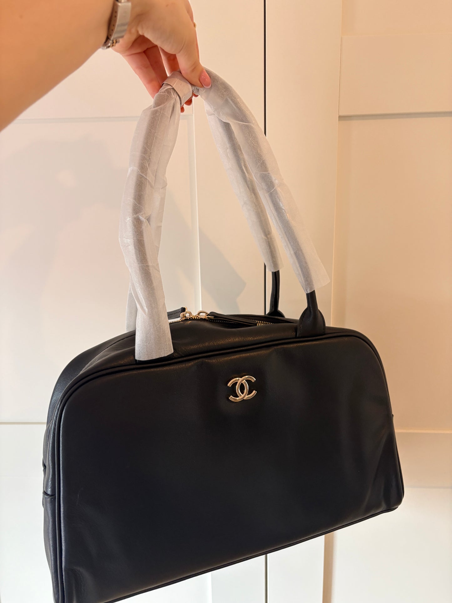 Leather shoulder bag