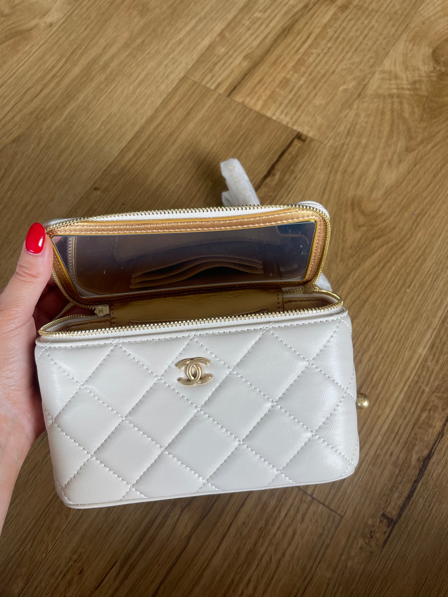 White Wide Vanity Handbag