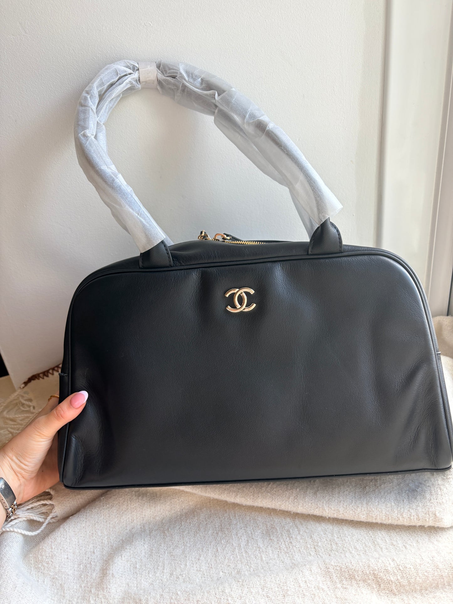 Leather shoulder bag