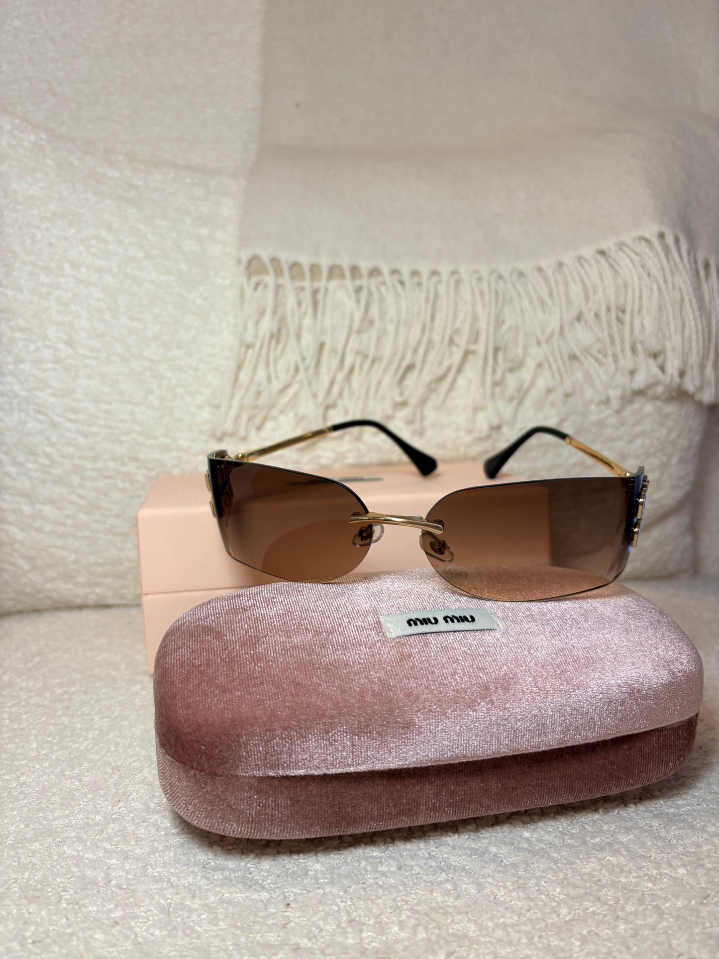In stock M Sunglasses