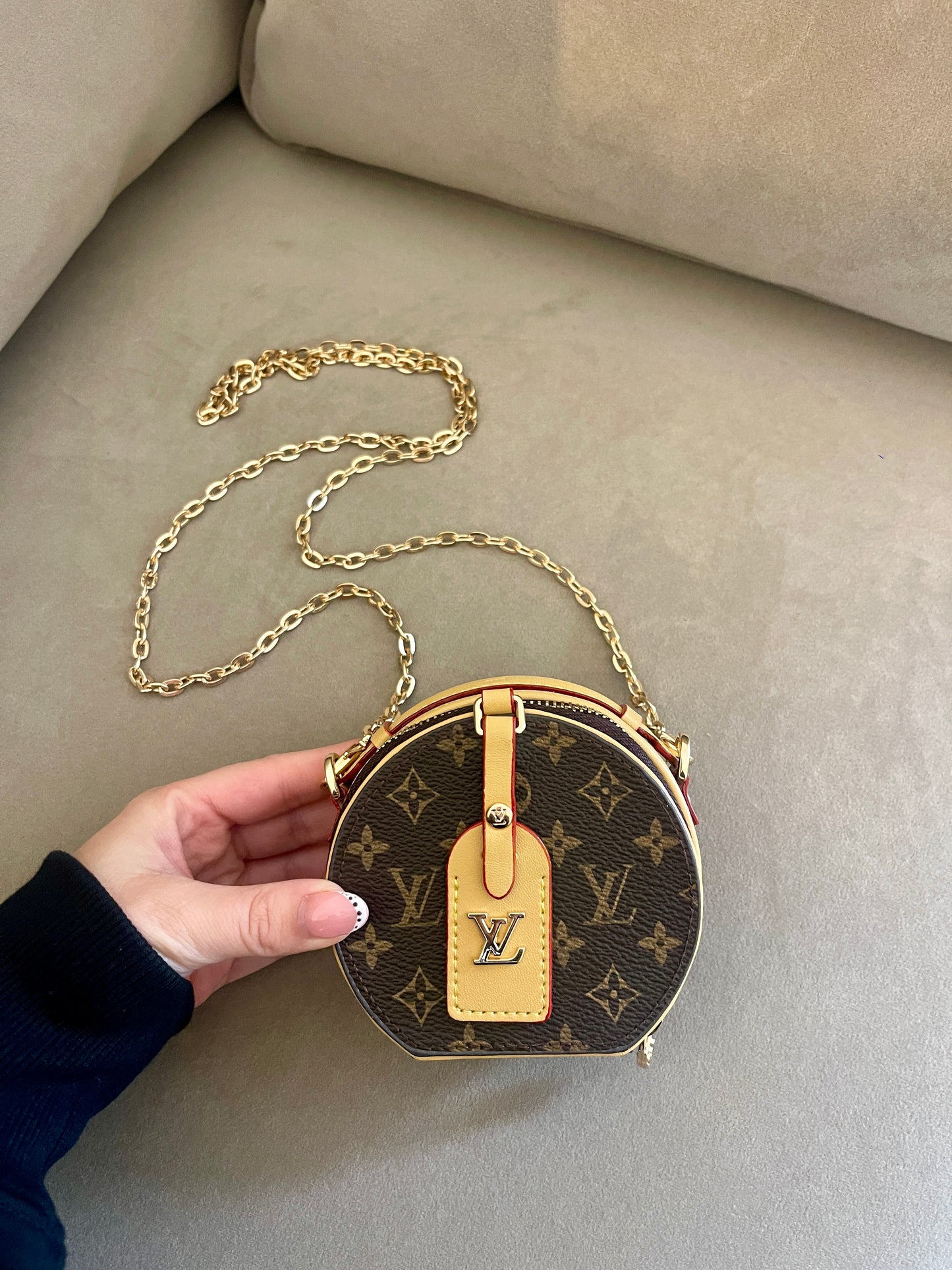 Micro Chain Shoulder Bag