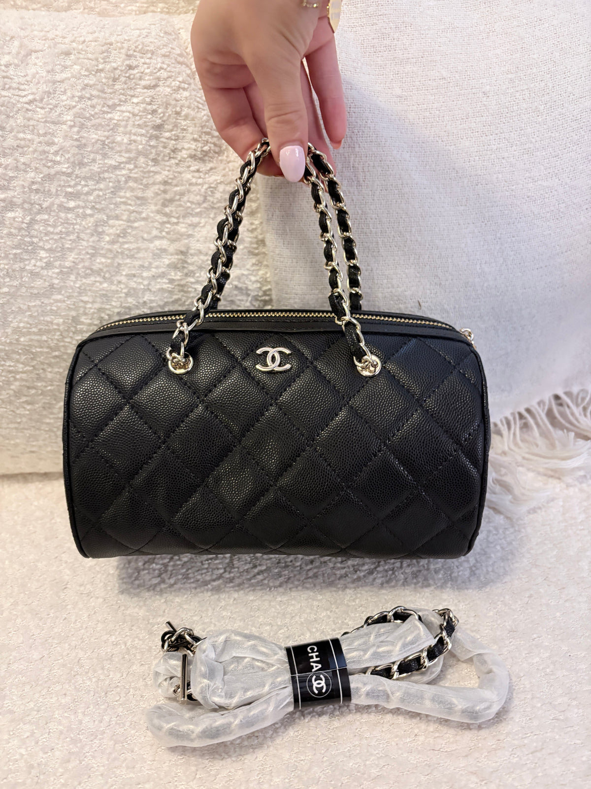 Classic barrel bag