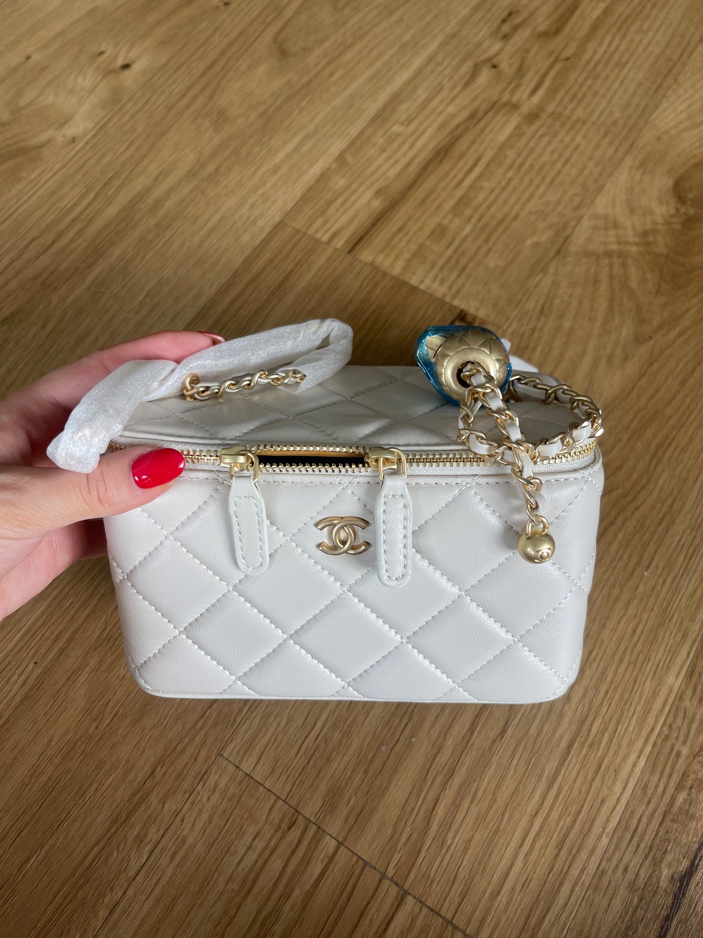 White Wide Vanity Handbag